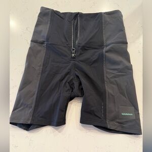 Lululemon Women’s Black Cycling Shorts with Zipper size 2
